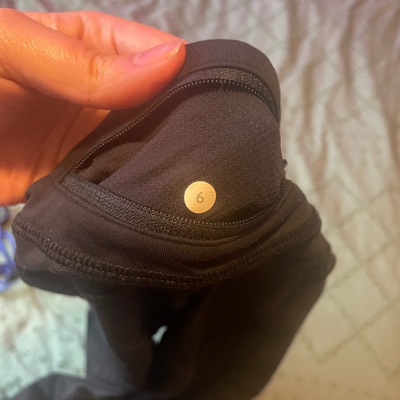 Lululemon Inspire Crops - Picture 5 of 5